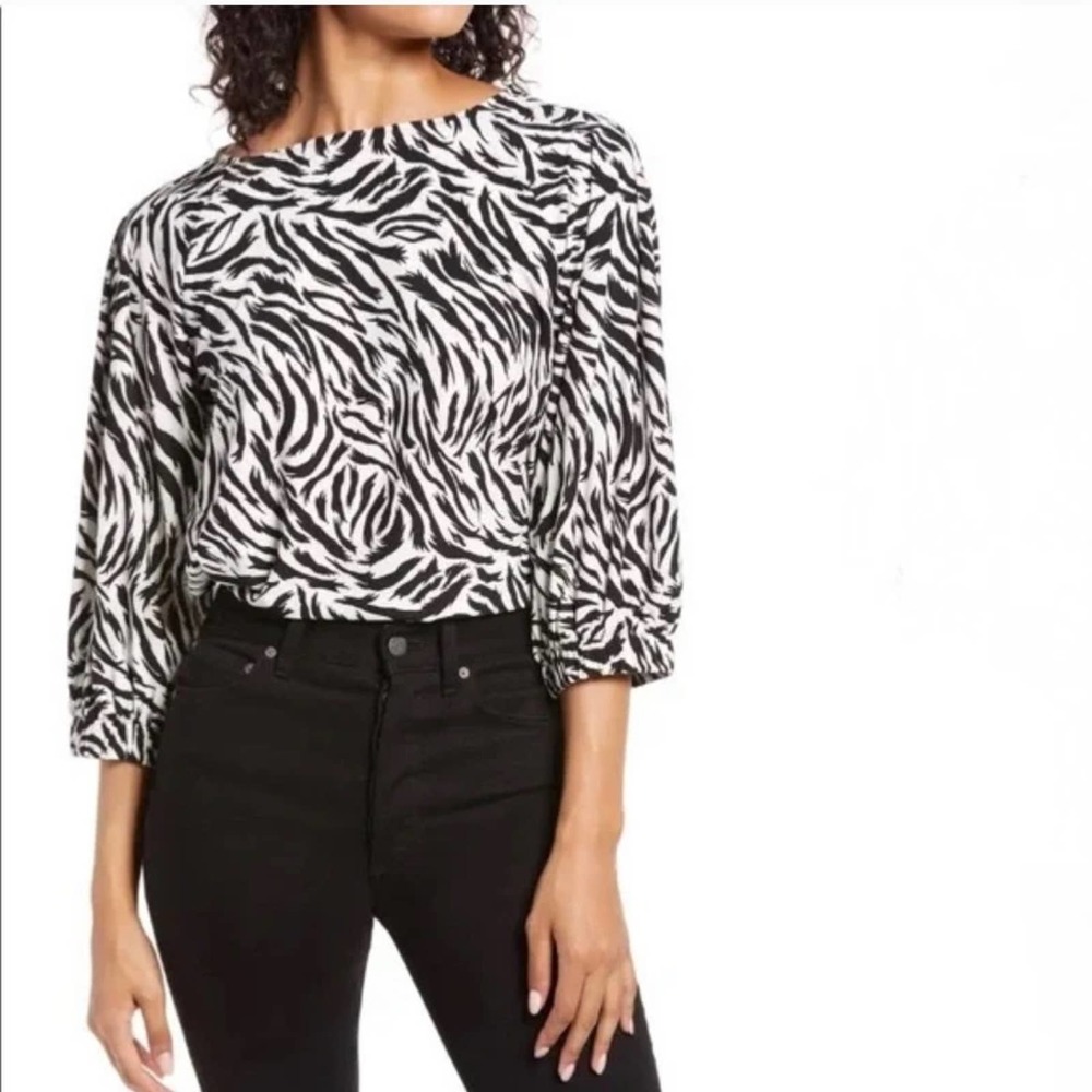 NWT Halogen Feather Tiger Banded Sleeve Knit Blouse white and black size Medium